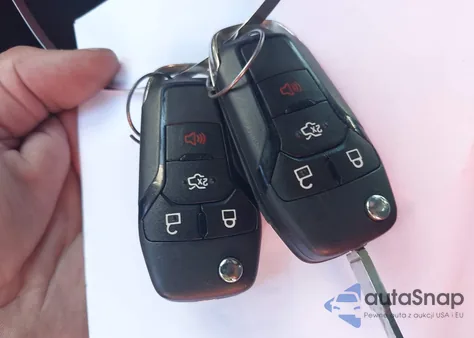 2013 Ford Fusion Hybrid Se z USA, uszkodzony, nr VIN 3FA6P0LU5DR370604